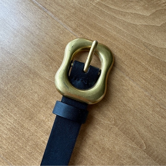 H&M Black Faux Leather Belt with Gold Buckle, Size Medium - Picture 3 of 14